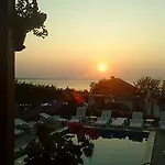 Poseidon Hotel 2*